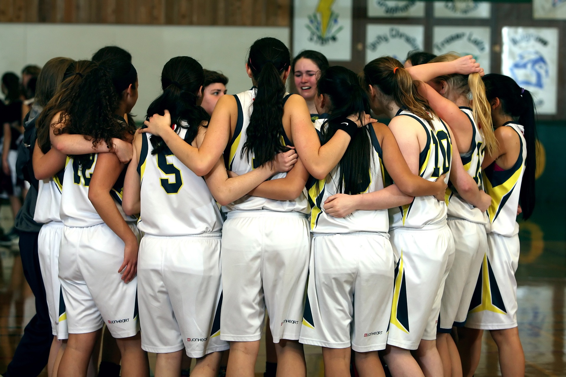 team-1474506_1920 team-1474506_1920